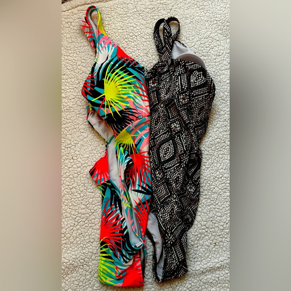Bundle of 2 Swimsuits- size large